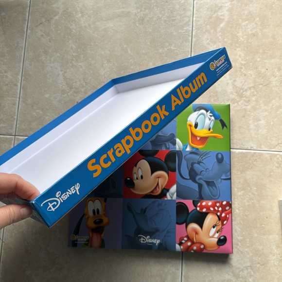 Disney scrapbook - Picture 5 of 6